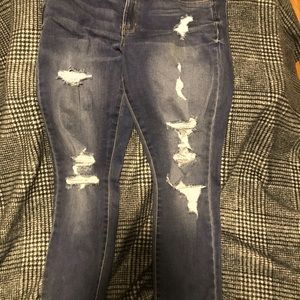 Gloria Vanderbilt and angel capris